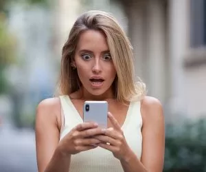 Are You A Phone Addict? (25 Questions To Ask Yourself)